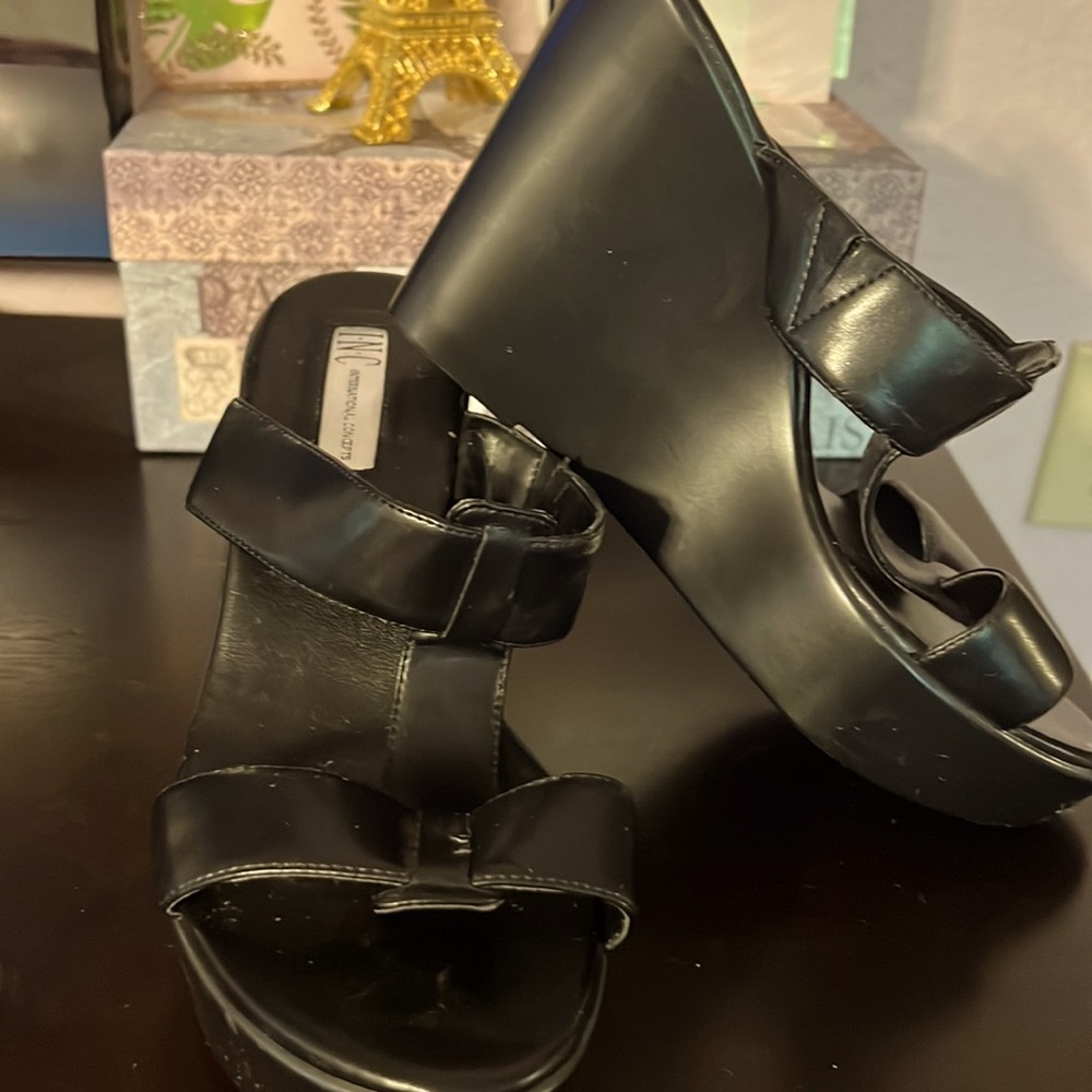Black , size 8 , INC wedges